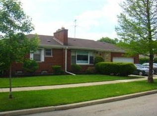 7500 Lamon Ave, Skokie, IL 60077