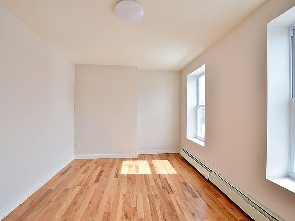 3rd image of 315 Van Brunt St #2B