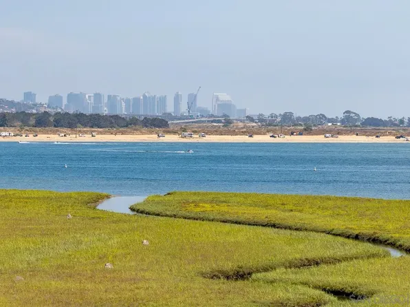 4015 Crown Point Dr Unit 310, San Diego, CA 92109