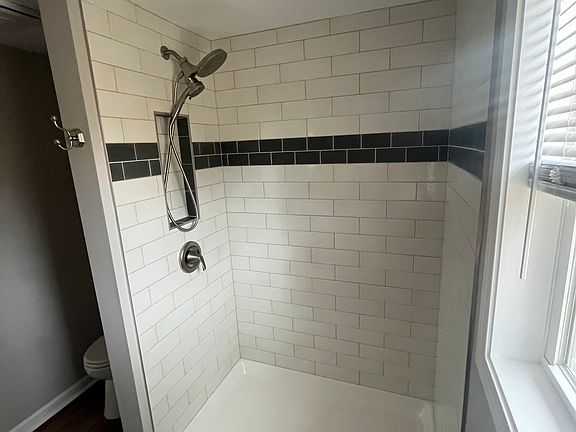 3rd image of 205 Wood St