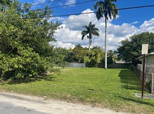 Northeast St, Dania, FL 33004