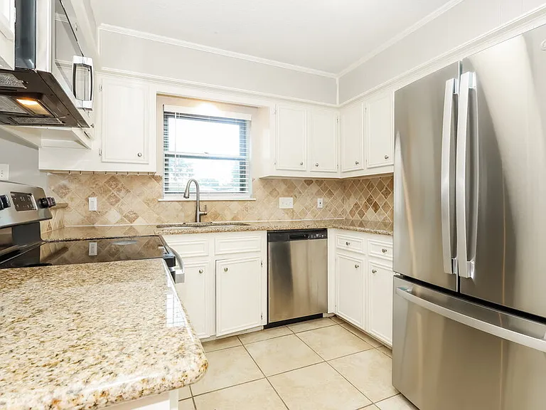 10015 Waving Fields Dr — Photo 9