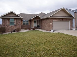2102 W Richwood Rd, Ozark, MO 65721