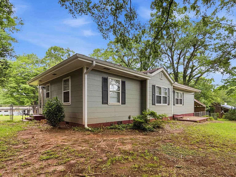 1388 Boiling Springs Rd — Photo 29