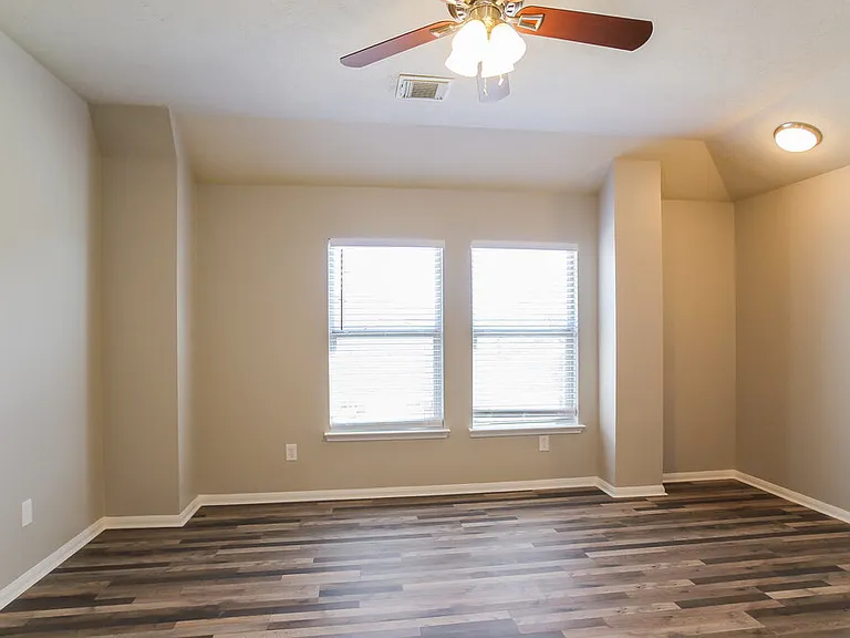 16315 Rockcreek Ln — Photo 15