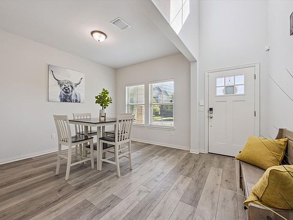 4th image of 8720 Mina Dr