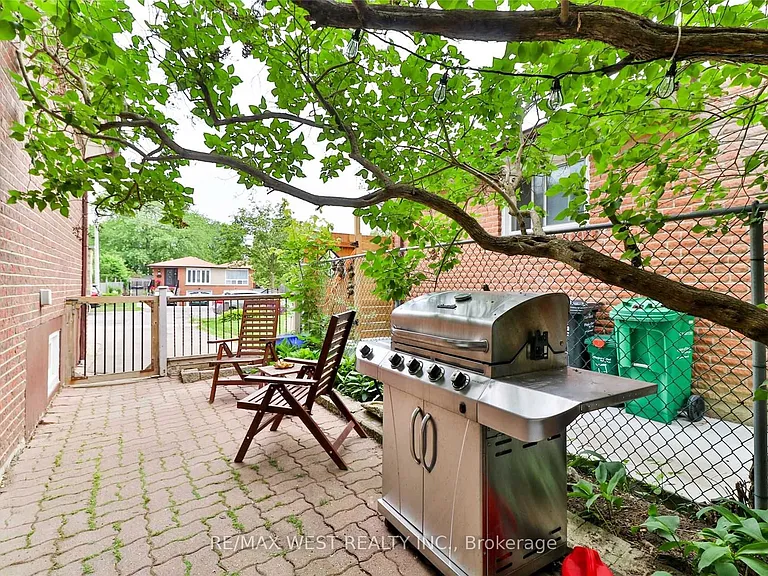 2354 Gareth Rd #MAIN — Photo 27