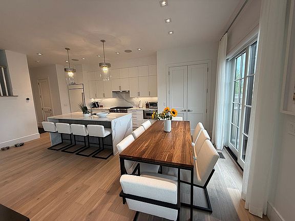 4th image of 7 Spruce Ct