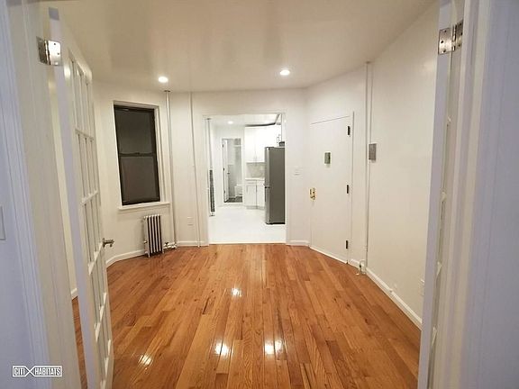 3rd image of 332 W 37th St APT 4FE