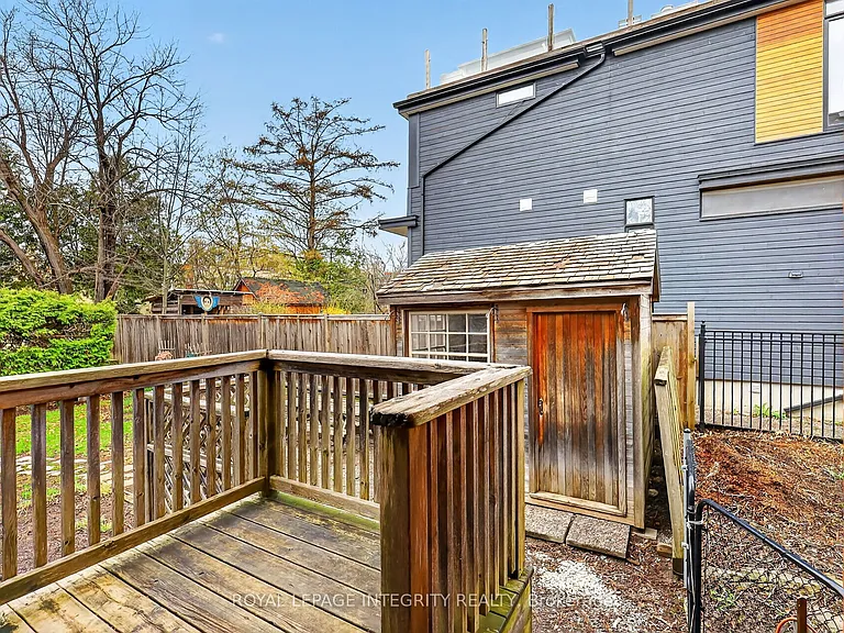 56 Grosvenor Ave — Photo 37