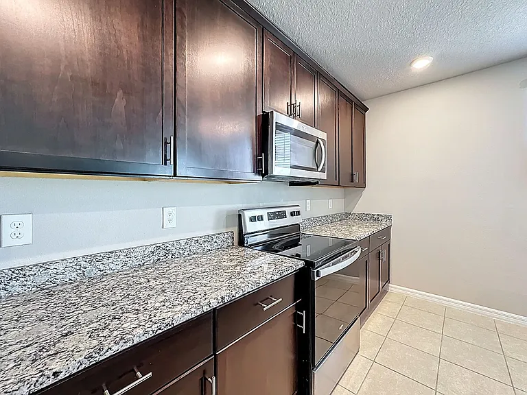 5251 Meredrew Ln — Photo 16