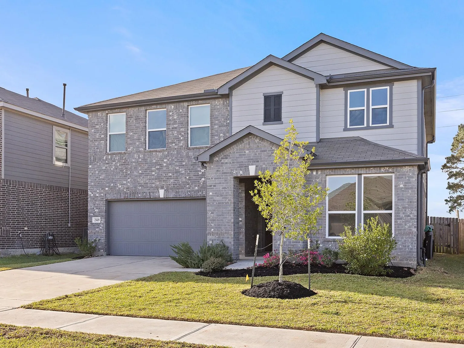 3 bed, 2.5 bath, 2969 sqft, $2,600 — Photo 2