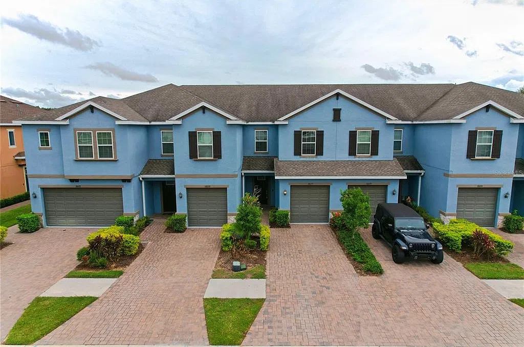 3 bed, 2.5 bath, 1632 sqft, $2,600 — Photo 2
