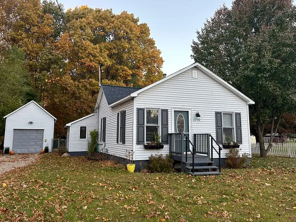 6790 Texas Dr, Kalamazoo, MI 49009