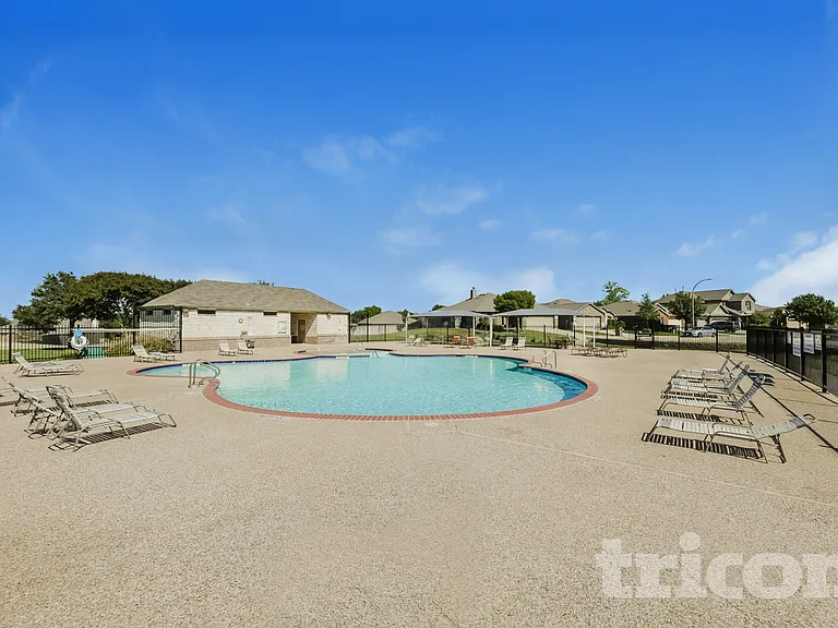 1124 Mustang Ridge Dr — Photo 4
