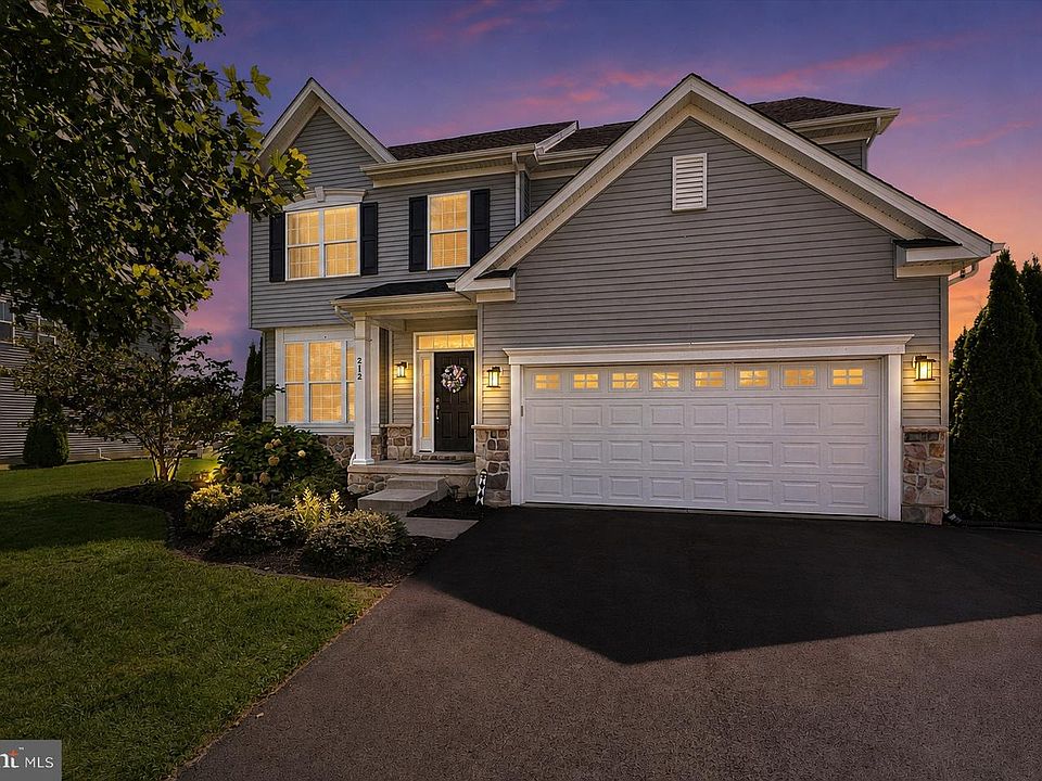 1st image of 212 Saffron Cir