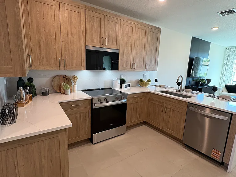 7250 Griffin Rd #1 — Photo 7