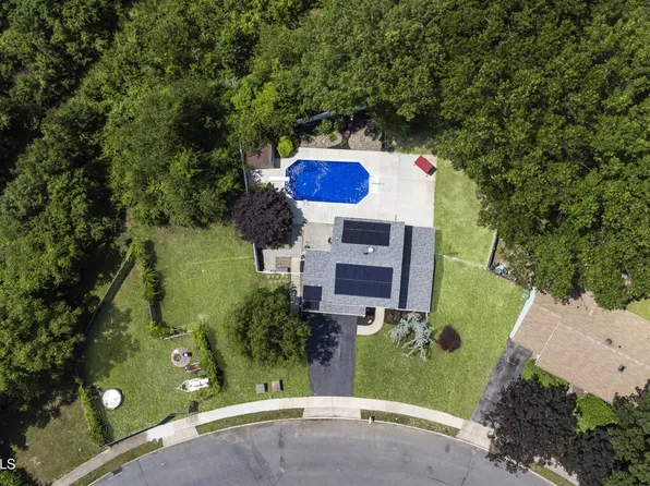 10 Barre Drive, Howell, NJ 07731