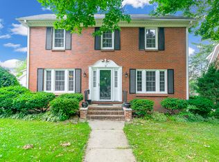 10 S Calumet Ave, Aurora, IL 60506