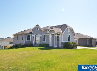 18405 Dewey Ave, Elkhorn, NE 68022
