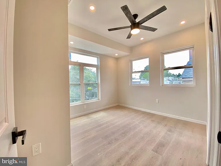 6100 Ridge Ave #3 — Photo 11