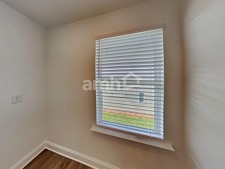1048 Highland St — Photo 11