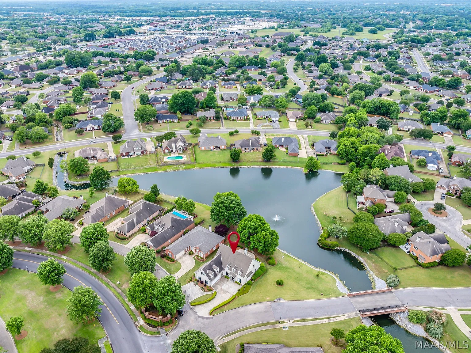 4 bed, 5.0 bath, 3816 sqft, $3,000 — Photo 4