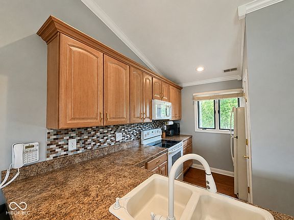 5th image of 2046 E Waters Edge Dr #23