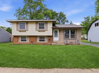 223 Blackberry Dr, Bolingbrook, IL 60440