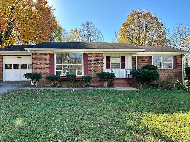 4 bed, 1364 sqft, $1,850 — Photo 1