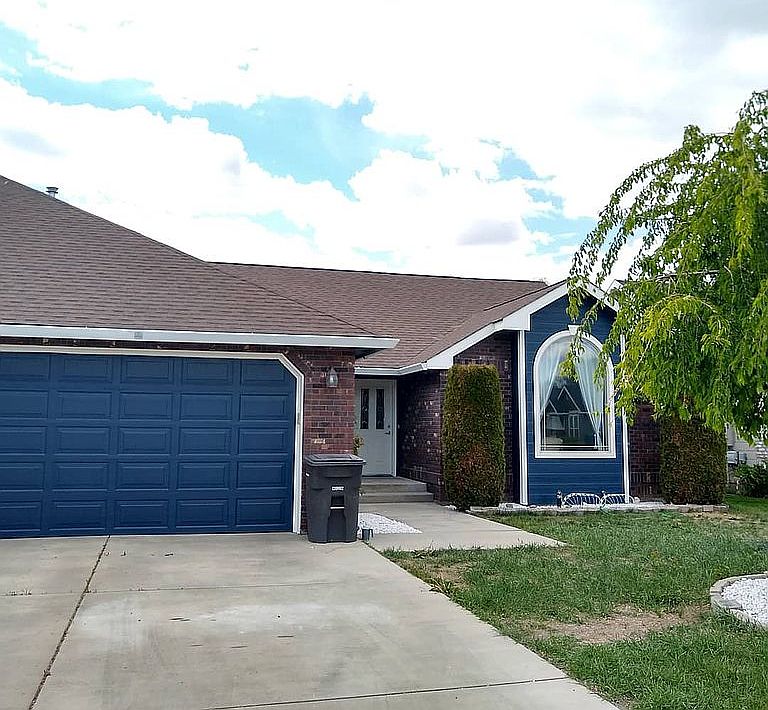 1st image of 704 S 88th Ave
