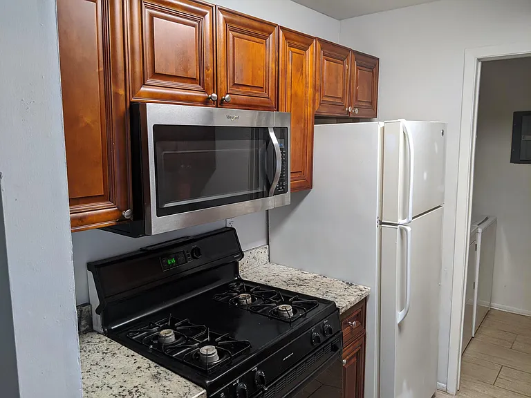 1801 Jefferson Ct — Photo 6