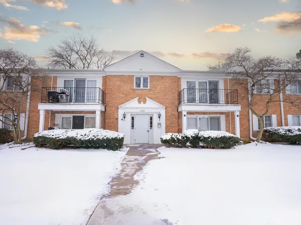 1100 N Farnsworth Ave APT 2F, Aurora, IL 60505