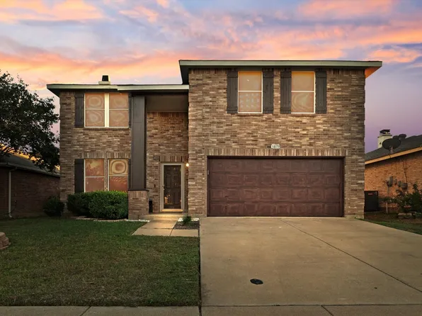 3877 Country Ln, Fort Worth, TX 76123