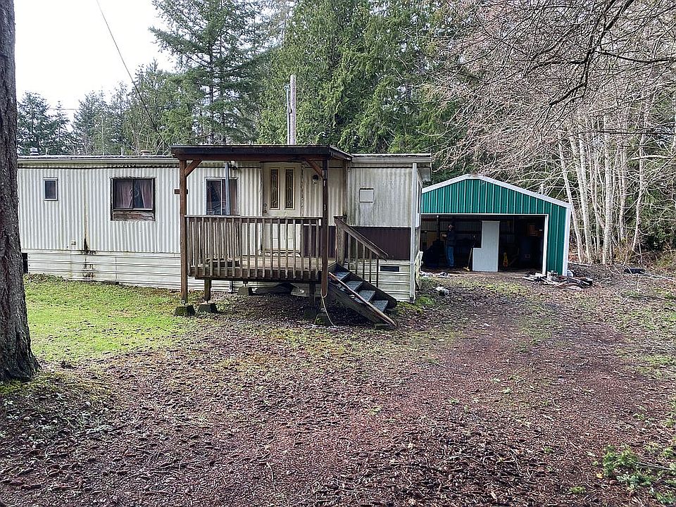 2nd image of 1061 E Lakeshore Dr W