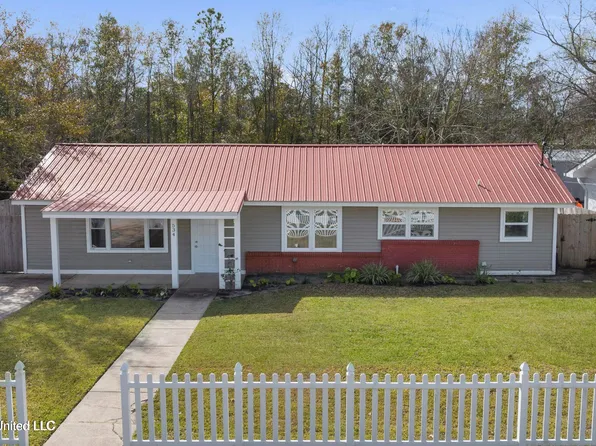 534 Saint John St, Bay Saint Louis, MS 39520