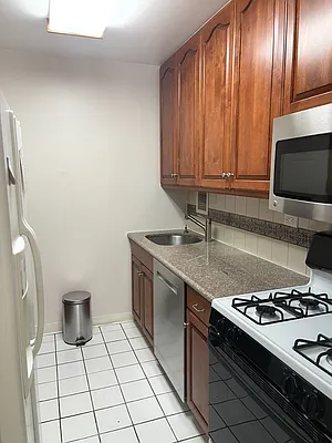 Rented by Vipler Realty | media 23