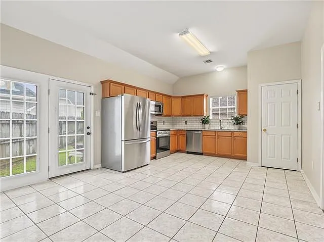 78 Hollycrest Blvd — Photo 7