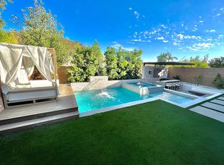 20436 W Esmerelda Ln, Northridge, CA 91326