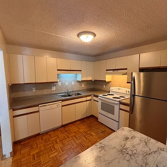 200 Cove Way #318 — Photo 12