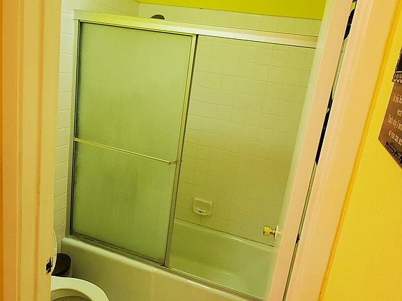 5th image of 275 Tradewinds Dr APT 7