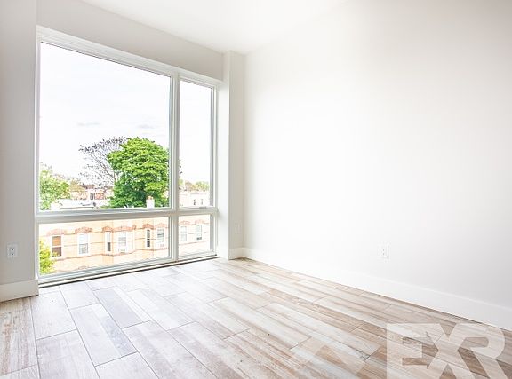 5th image of 8 Fairview Pl #202