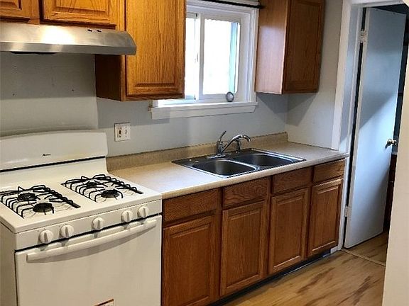 5th image of 152-8 W 5th St