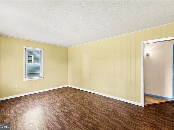 5th image of 230 Maury Ave