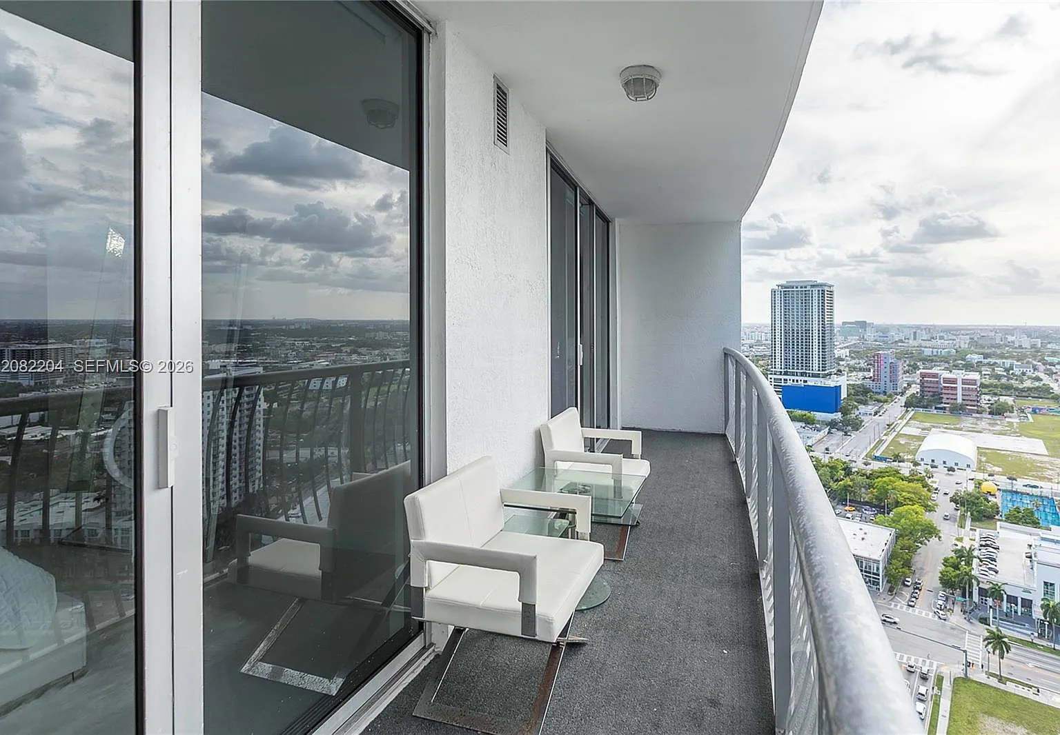 Opera Tower Condo — Photo 2