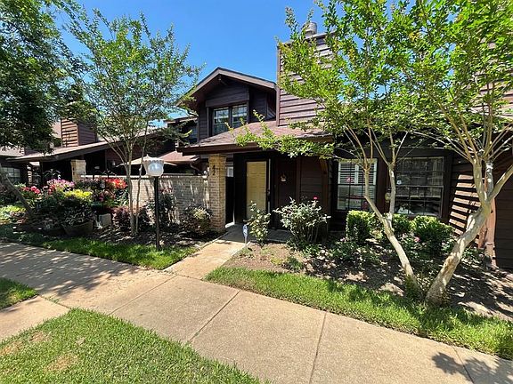 2nd image of 2510 Grants Lake Blvd
