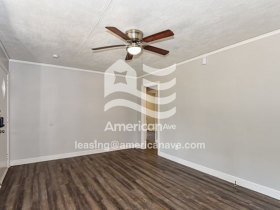 46521_004_living_room_13871135.jpg