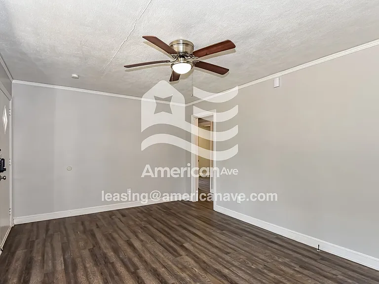 46521_004_living_room_13871135.jpg