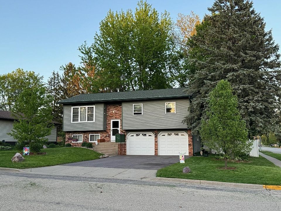 1st image of 700 Dubois Dr