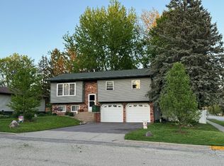 700 Dubois Dr, Baraboo, WI 53913